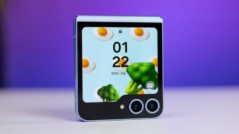 Samsung Galaxy Z Flip 7 প্রথমবার এই ফোল্ডেবল ফোনে ডুয়েল চিপসের দেয়া হয়েছে জেনে নিন আরো সমস্ত ডিটেলস Samsung Galaxy Z Flip 7 Exynos 2